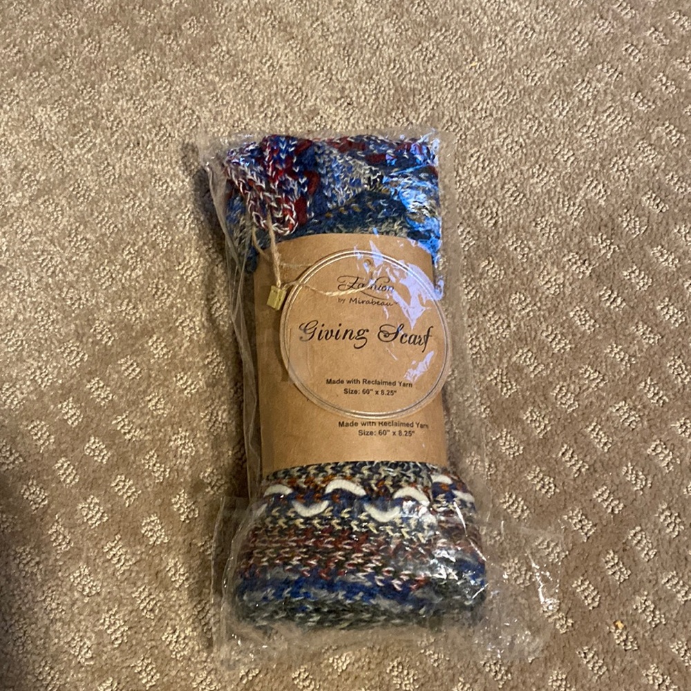 Giving scarf